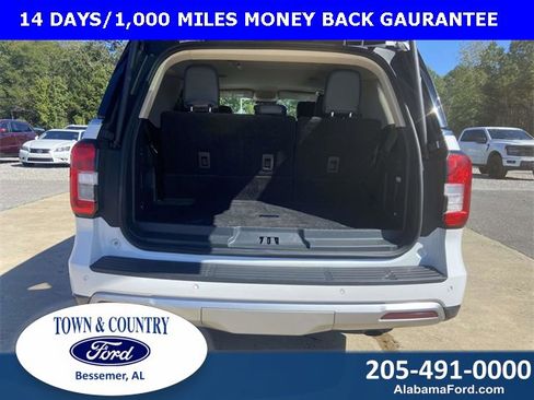 Certified 2024 Ford Expedition XLT image 8