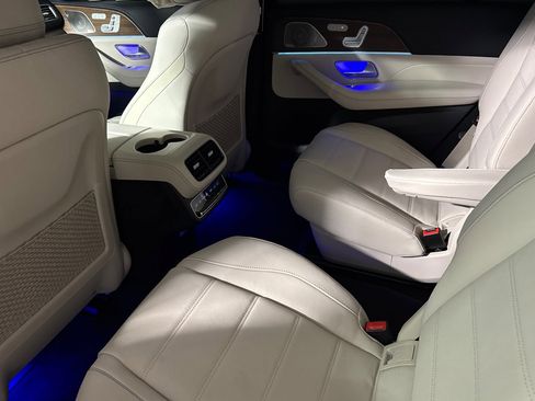 New 2026 Mercedes-Benz GLS 580 4MATIC image 19