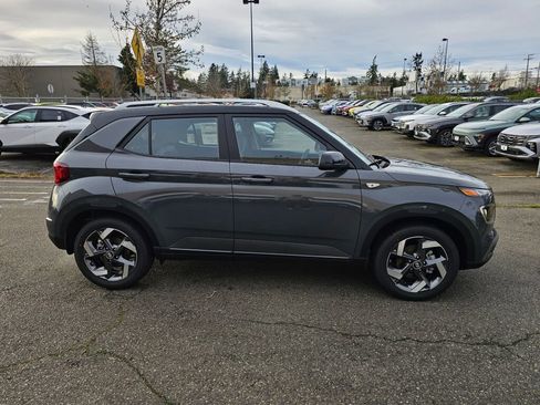Used 2026 Hyundai Venue SEL image 8