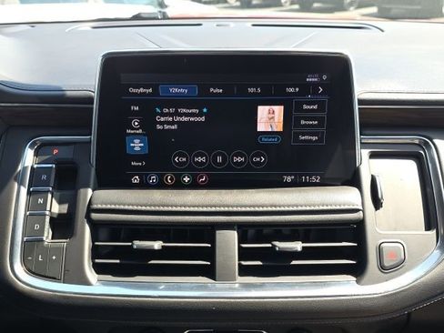 Used 2021 Chevrolet Suburban LT w/ LT Signature Package image 18