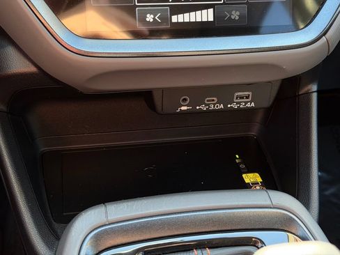 Used 2024 Subaru Crosstrek 2.5i Limited w/ Crosstrek Mirror Package AWD/4WD image 28
