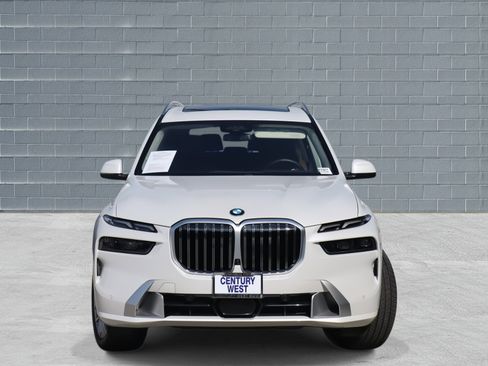 Used 2024 BMW X7 xDrive40i image 3