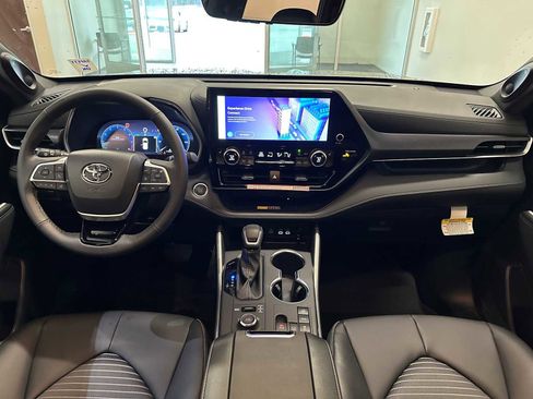 New 2026 Toyota Highlander XSE image 10