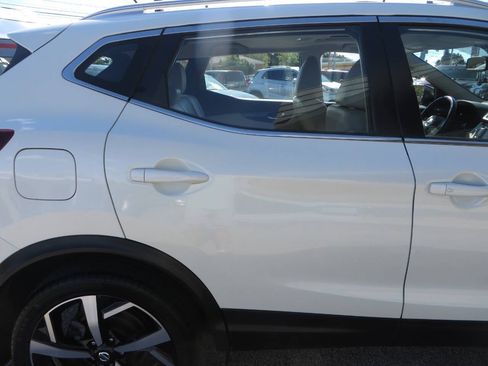 Used 2022 Nissan Rogue Sport SL w/ Premium Package image 39