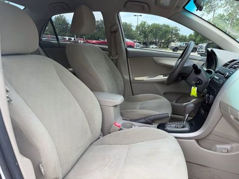 Used 2010 Toyota Corolla LE FWD image 12