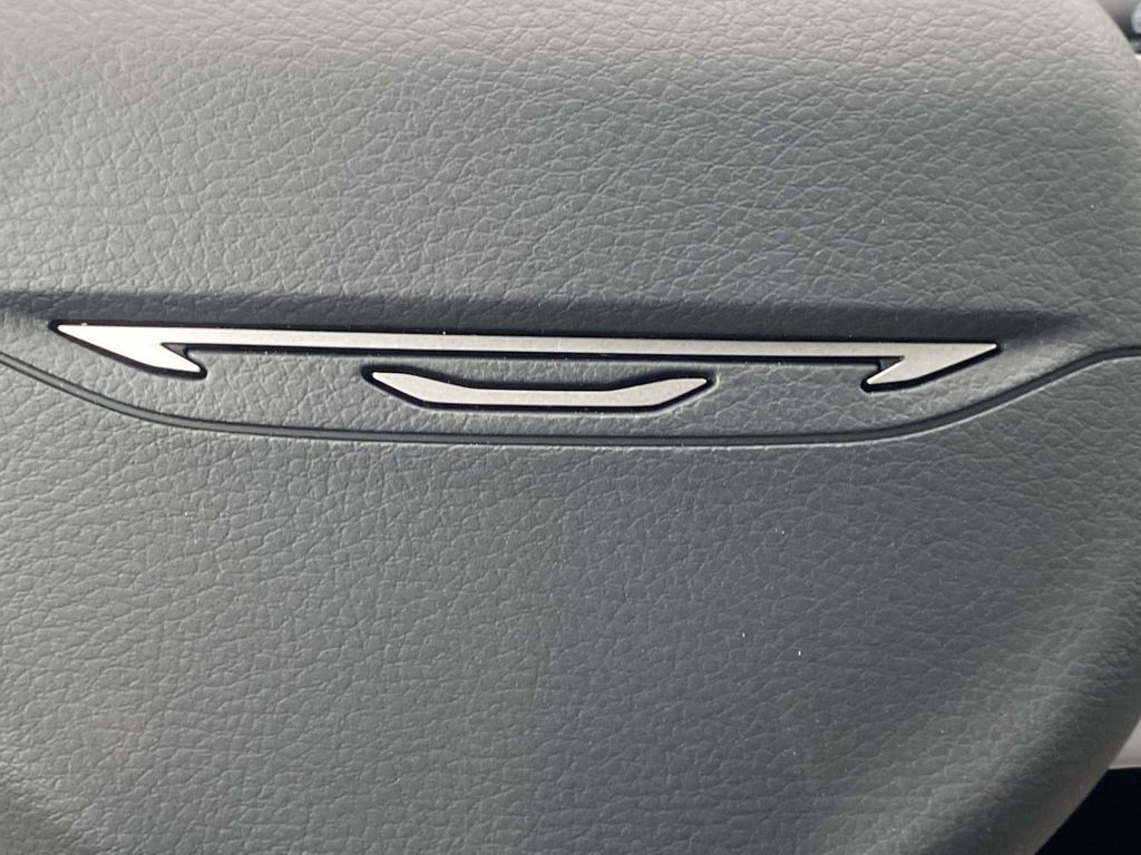 New 2027 Chrysler Pacifica Select FWD image 53