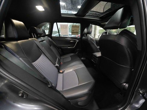 Used 2022 Toyota RAV4 XSE AWD/4WD image 25