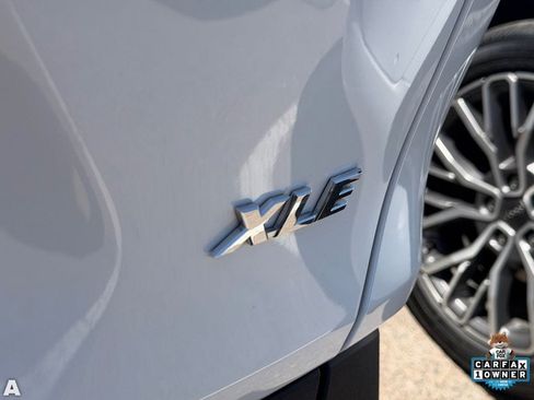 Used 2025 Toyota RAV4 XLE FWD image 9