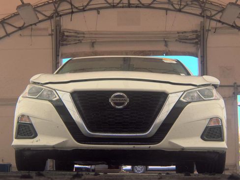Used 2019 Nissan Altima 2.5 S FWD image 3