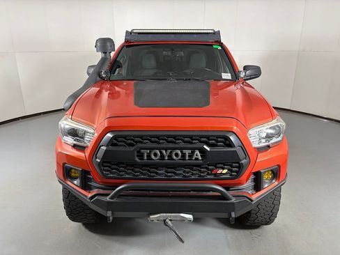 Used 2016 Toyota Tacoma TRD Off-Road w/ Premium & Technology Package AWD/4WD image 3