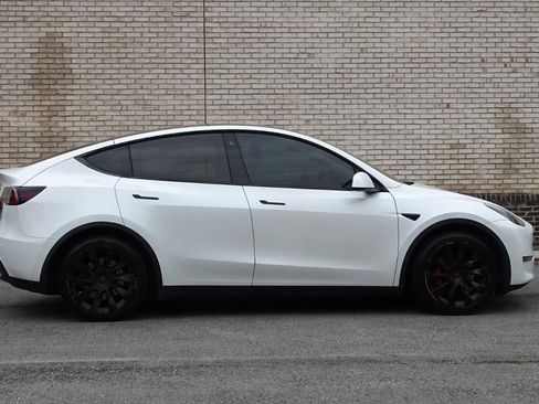 Used 2020 Tesla Model Y Long Range image 4