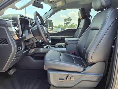 Used 2026 Ford F350 Lariat AWD/4WD image 13