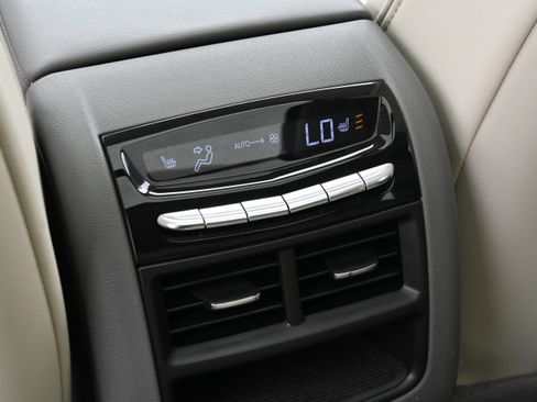 Used 2022 Cadillac XT5 Premium Luxury w/ Technology Package image 33