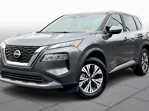 Used 2023 Nissan Rogue SV image 1