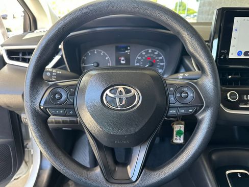 Used 2025 Toyota Corolla LE image 25