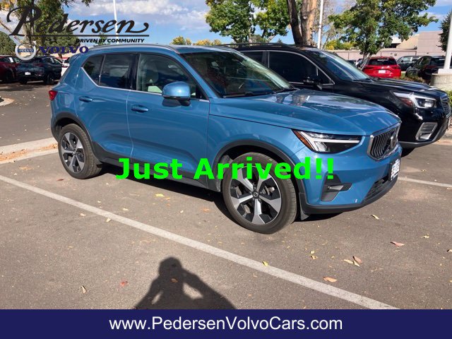 Used 2023 Volvo XC40 B5 Plus w/ Protection Package Premier AWD/4WD image 1