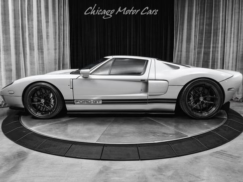 Used 2005 Ford GT RWD image 32