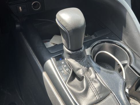 Used 2019 Toyota Camry SE FWD image 26