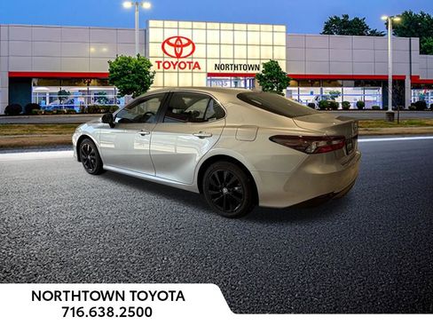 Used 2021 Toyota Camry LE w/ Convenience Package FWD image 3