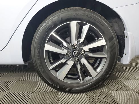 New 2025 Nissan Versa SV w/ Trunk Package image 28