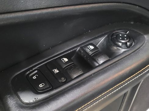 Used 2018 Jeep Compass Latitude w/ Cold Weather Group image 27