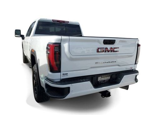 New 2026 GMC Sierra 2500 AT4 w/ AT4 Premium Plus Package AWD/4WD image 4