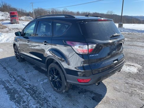Used 2017 Ford Escape SE w/ SE Sport Appearance Package image 7