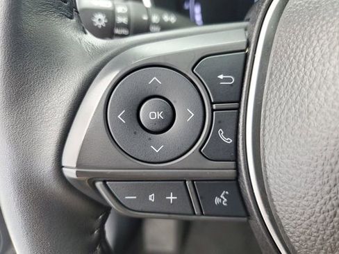 Used 2025 Toyota Corolla Cross XLE FWD image 23