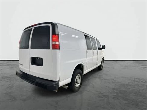 Used 2018 Chevrolet Express 2500 w/ Driver Convenience Package image 3