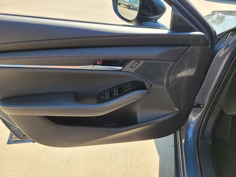 Used 2025 MAZDA MAZDA3 Carbon image 4