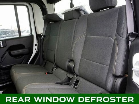 Used 2025 Jeep Gladiator Sport image 6