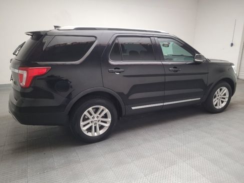 Used 2017 Ford Explorer XLT w/ Equipment Group 202A FWD image 10