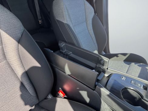 Certified 2022 Nissan Rogue SV FWD image 34