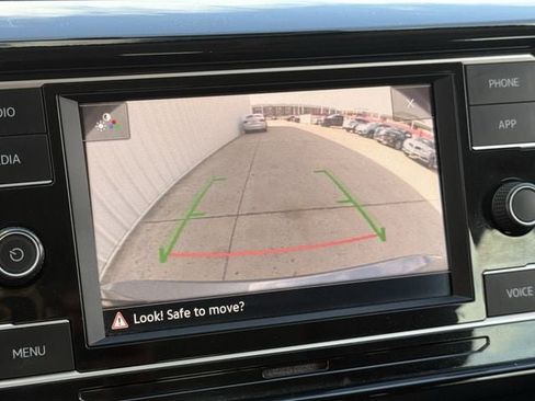 Used 2022 Volkswagen Taos S image 17