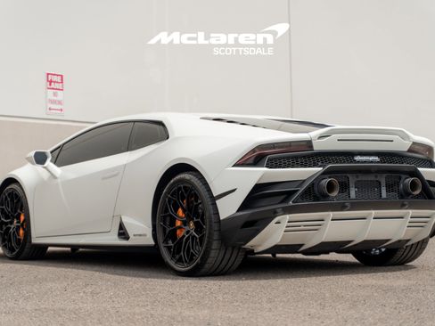 Used 2023 Lamborghini Huracan EVO image 5