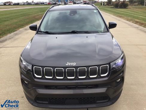 Used 2022 Jeep Compass Latitude image 11