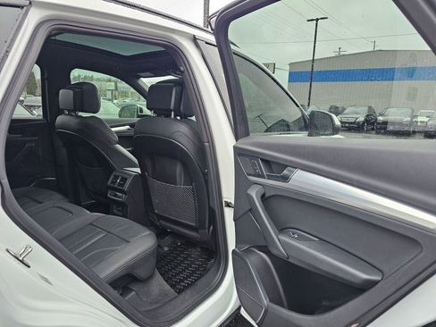 Used 2020 Audi Q5 2.0T Premium w/ Titanium Sport Package image 14