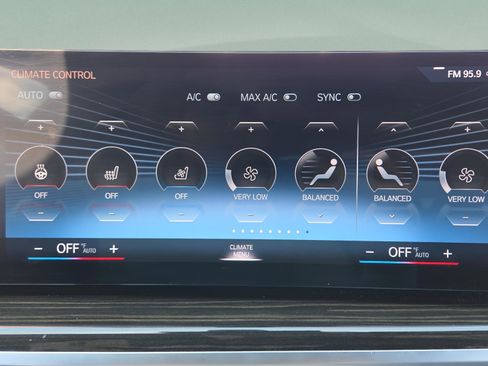 Used 2023 BMW X7 xDrive40i w/ Executive Package AWD/4WD image 31