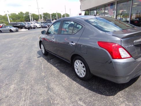 Used 2019 Nissan Versa SV FWD image 33