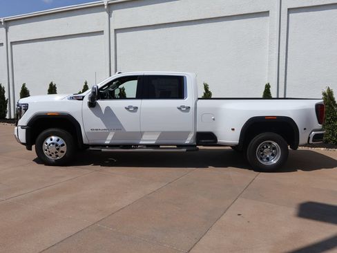 New 2026 GMC Sierra 3500 Denali w/ Denali Reserve Package AWD/4WD image 3