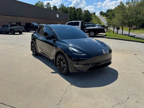 Used 2023 Tesla Model Y Long Range AWD/4WD image 7