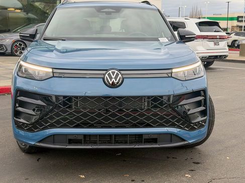 New 2026 Volkswagen Tiguan SE R-Line image 4