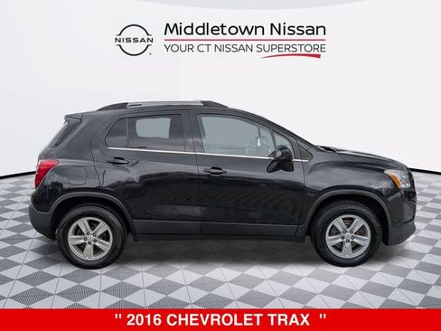 Used 2016 Chevrolet Trax LT w/ LT Sun and Sound Package AWD/4WD image 2