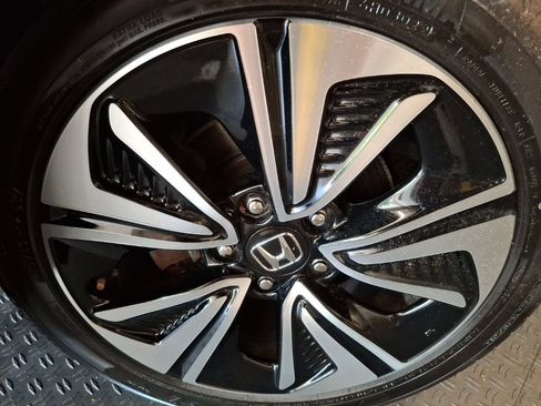 Used 2017 Honda Civic EX-T image 4