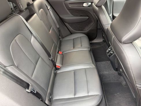 Used 2025 Volvo XC40 B5 Core AWD/4WD image 31