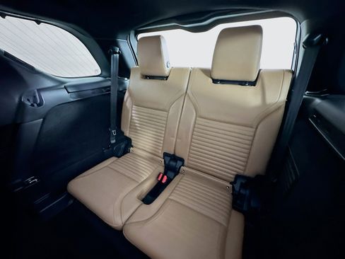 Used 2023 Land Rover Discovery HSE R-Dynamic image 24