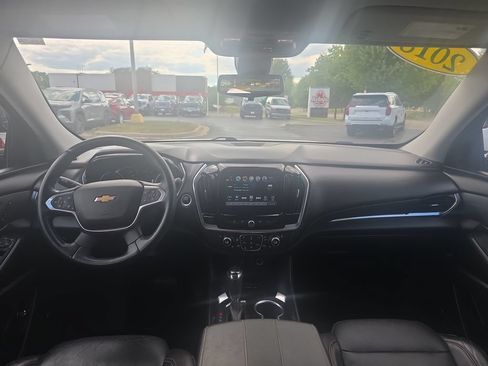 Certified 2018 Chevrolet Traverse Premier w/ Driver Confidence II Package FWD image 15