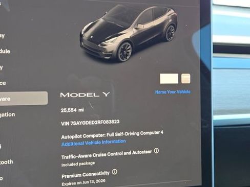 Used 2024 Tesla Model Y 2WD image 24