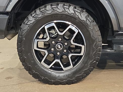 Used 2024 Ford Bronco Outer Banks AWD/4WD image 17
