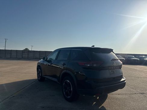 Certified 2025 Nissan Rogue SV AWD/4WD image 13
